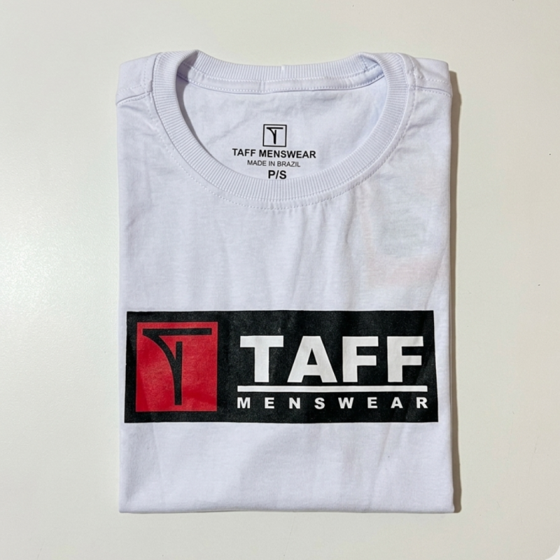 imagem Camiseta Gola O Estampada Silk Emborrachado – Textura e Estilo.    